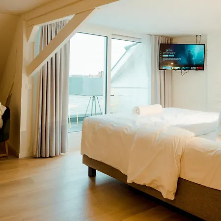 Heirloom - The Mansion Hotel 3*