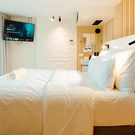 Heirloom - The Mansion 3*