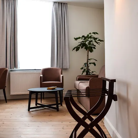 Heirloom - The Mansion 3*