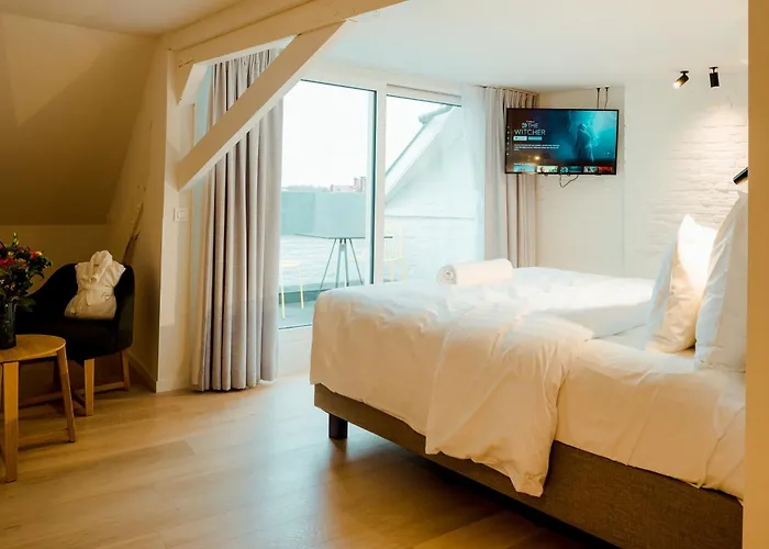 Heirloom - The Mansion Hotel 3*