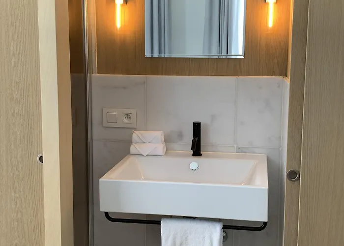 Heirloom - The Mansion Hotel