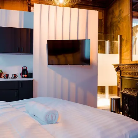 Heirloom - The Mansion 3*